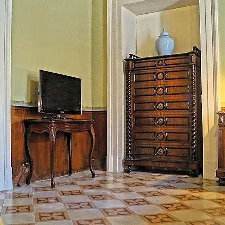 Bed and Breakfast Historical Vvm Λέτσε